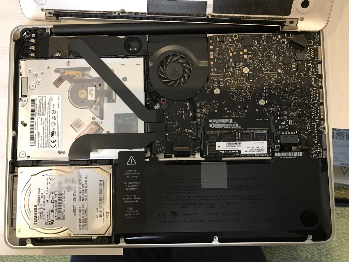 3iwXnNGlsixm9bS's tweet photo. HDDをSSDに換装。
ところが、SSDをなかなか認識してくれない。
初期化できないどうもならんのですが、進入禁止マークに行手を阻まれております。
#mac #macbookpro #macbookpro2012 https://t.co/kdqhbXR4zh