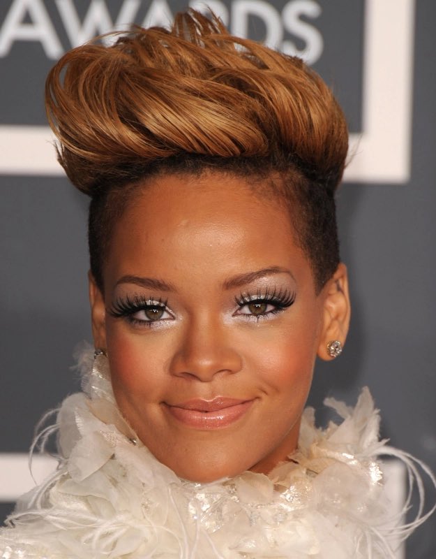 SBam21's tweet photo. They really gave Francine that 2014 Rihanna cut😂 #Arthur25 https://t.co/BISKCdH2G2