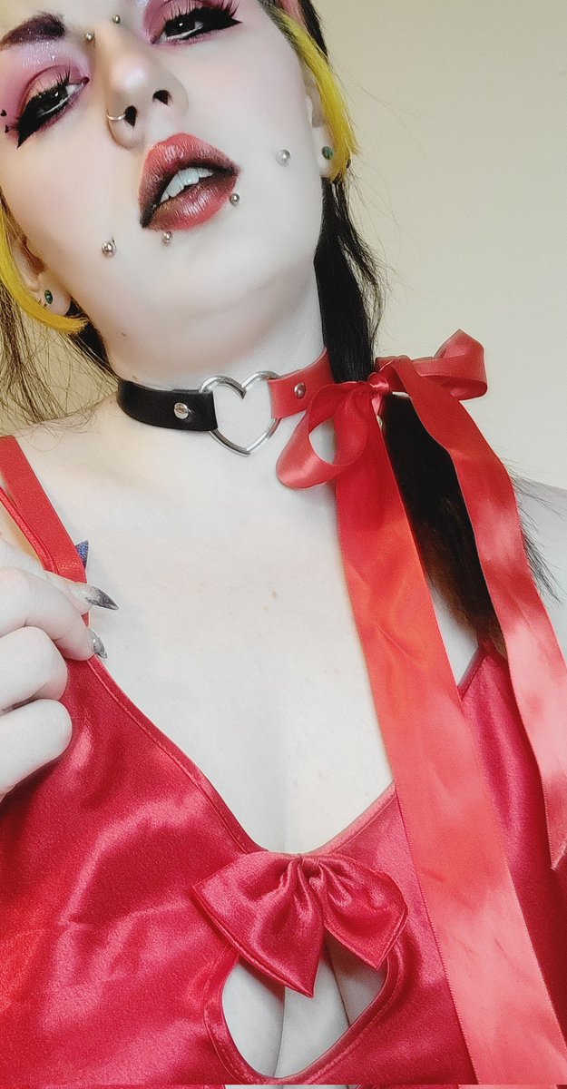BunbunMonster's tweet photo. Don't miss out on this month's shoot 😘😘😈😈
https://t.co/3k9tWOprYS
#ValentinesDay #onlyfans #content #gothicgirls #altgirl #curvybeauty #sexy #CamGirlReal https://t.co/NYVY0dNPpx