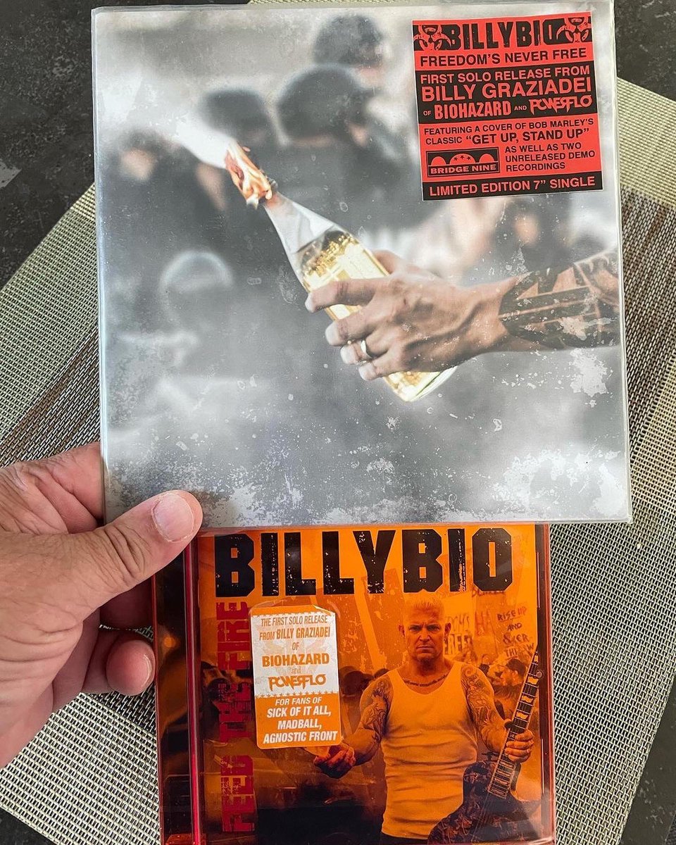 billybiohazard's tweet photo. Posted @withregram • @jvb666 Grab some @billybiohazard tunes 🔥🤘🏼🔥 #hardcorestyle #hardcore4life #prhc #puertorico #hardcorecrew #hardcorefamily #billybiohazard #hardcoremusic #biohazard https://t.co/pA9InoJb0w
