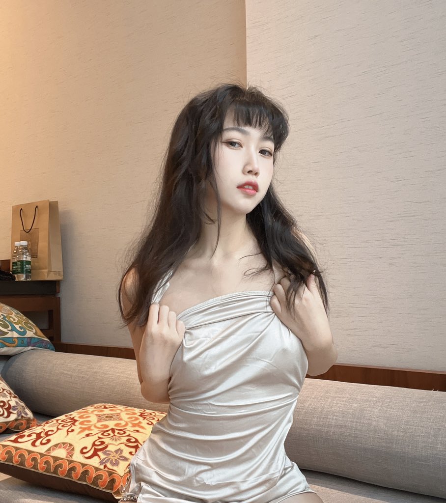 激    凸  湿shen  人妻   露出  裸足系列（以往最大程度更新）一共40张加十分浴室视频   https://t.co/sZ6h5wP84u https://t.co/7dOsaT9itF