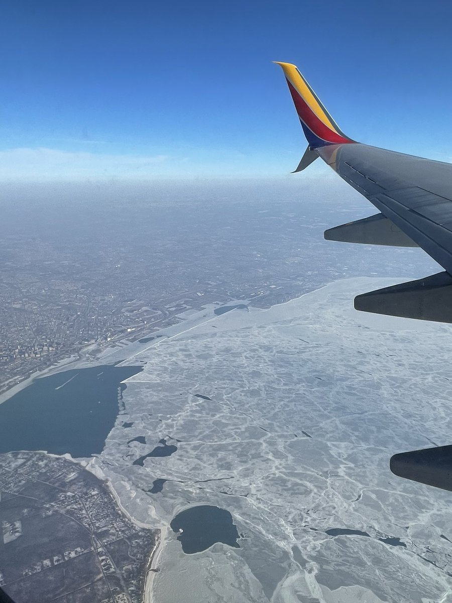 agow24's tweet photo. Headed out to Denver and got to see some cool views of Lake Erie. Most of the ice looks like it has moved to the eastern end.  @AaronCh7Weather @TomNiziol @weatherchannel  @7WeatherWKBW https://t.co/o4NbXNLZYj