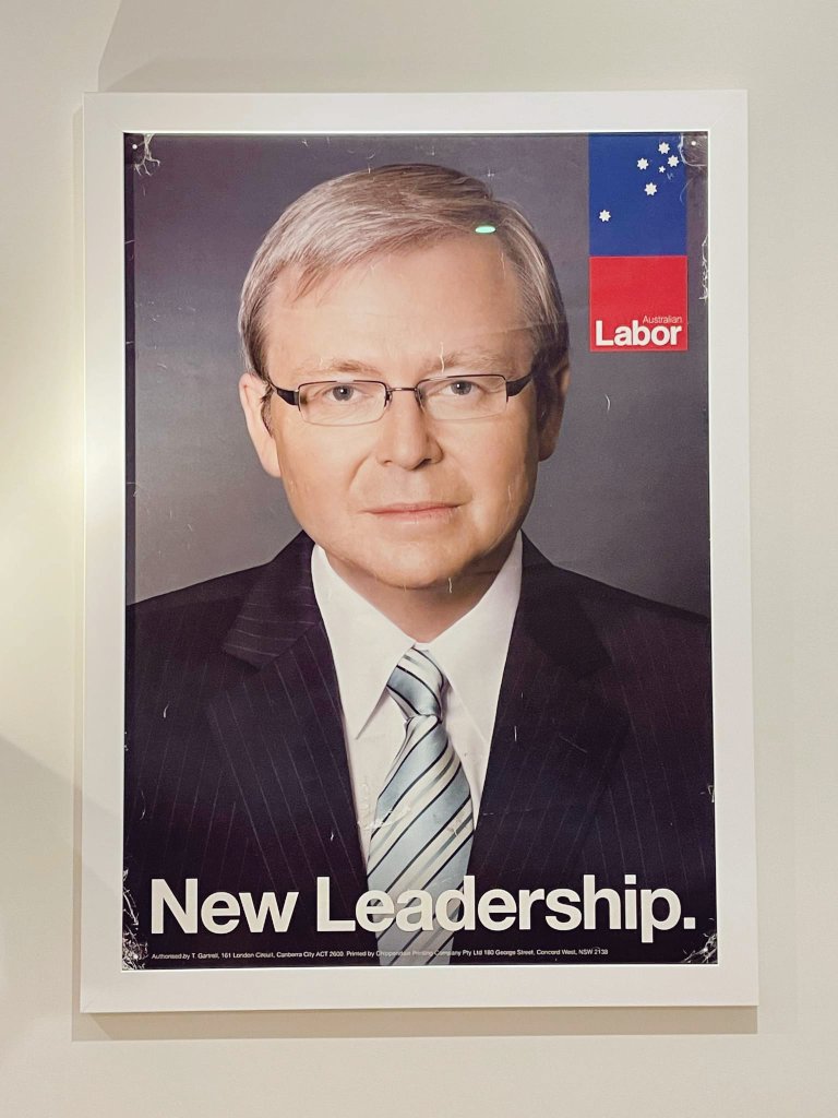 TheOtherIndrani's tweet photo. Speaking of @MrKRudd —we're huge fans in our family! My daughter dragged this old poster around for 14 years (from the #Kevin07 campaign) &amp; finally had it framed. It now has pride of place in her loungeroom. I love the creases in the corners where it was blue-tacked! #KeepKevin https://t.co/t3fuz4UD4C