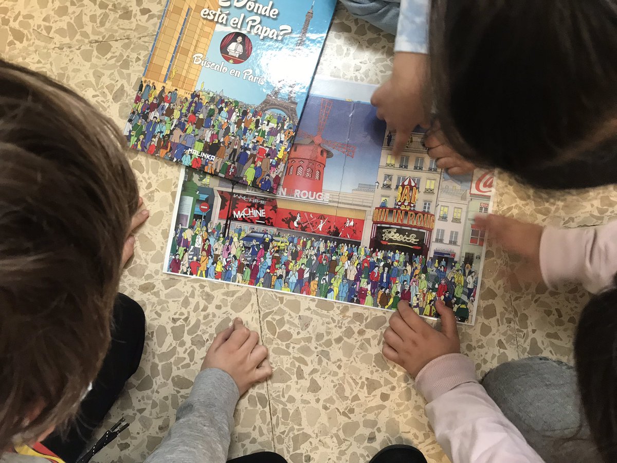 ERLIJIOKOIRAKA1's tweet photo. Non dago Francisco? Hoy nos lo hemos pasado genial buscando al papa por Paris, porque sabemos que vive en el Vaticano y viaja tanto por el mundo que se ha perdido. ¡Grandes detectives! #clasedereligion #erlijiomola#papafrancisco #vaticanmuseum #profesoresdereligion #clasesdereli https://t.co/SU7UkemLml