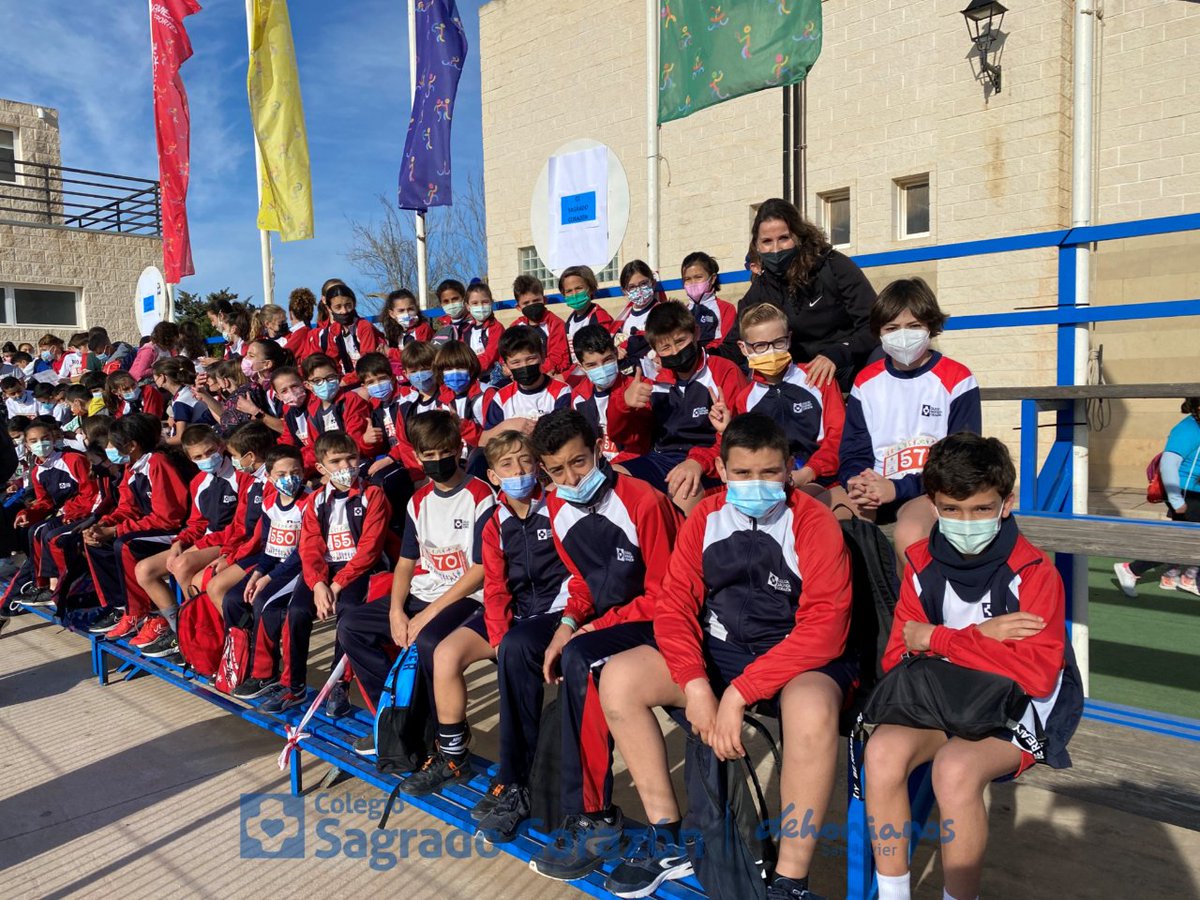 colegioscorazon's tweet photo. +DEPORTE ESCOLAR. Los alumnos clasificados de 3º a 6º de Primaria han disfrutado en el polideportivo de la final municipal #Jugandoalatletismo🏃‍♀️, donde han participado alumnos de todos los centros del municipio en diferentes pruebas. Ha sido una gran mañana de deporte. https://t.co/MDBR78smGE