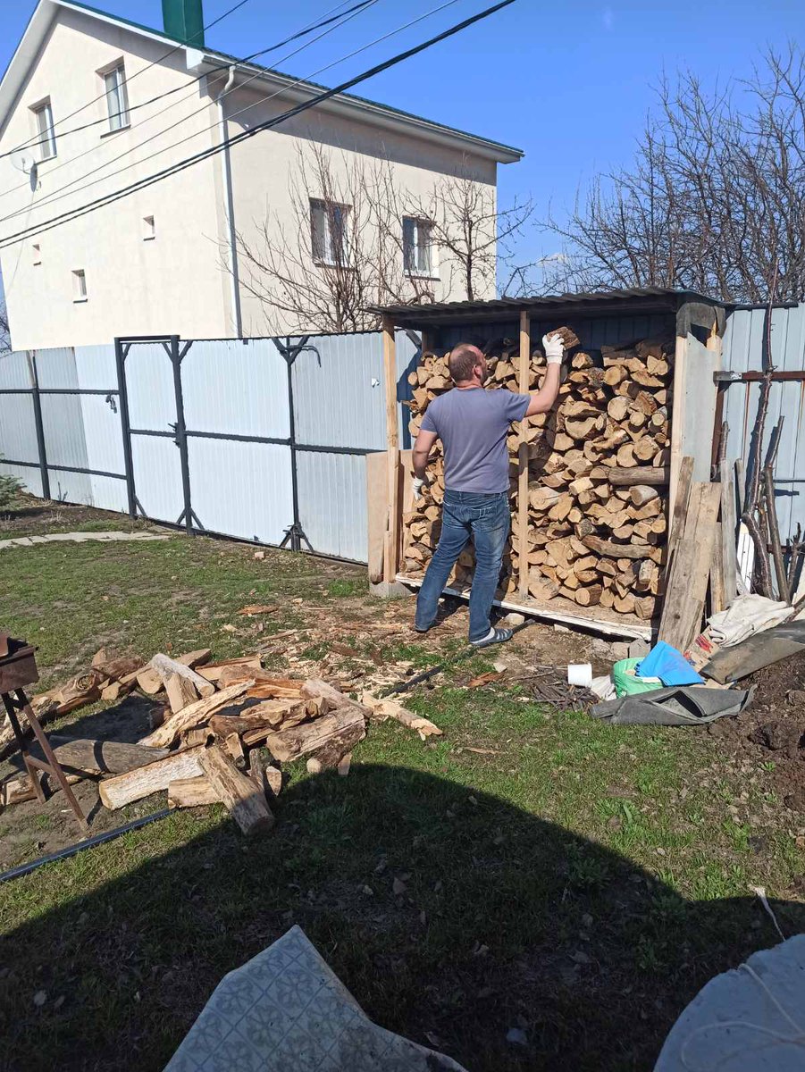 В детском саду проходит конкурс "Папа может...". Оказалось, что наши папы столько всего могут!!!!