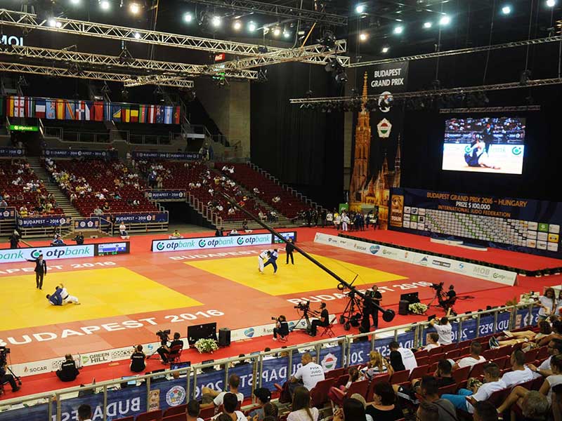 YUCHIPLED's tweet image. Leverage Your Sporting Event With A Stadium LED Display

Nothing compares a sports event with the grand LED screens around.

“Amplifying events require digital technology and an effective medium..”

Read more by following this link; yuchip-led.com/products/stadi….

#StadiumLEDScreen