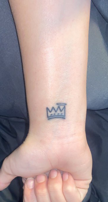 hi i got this yesterday do u guys like it 🥺 https://t.co/nftEgZWVlz