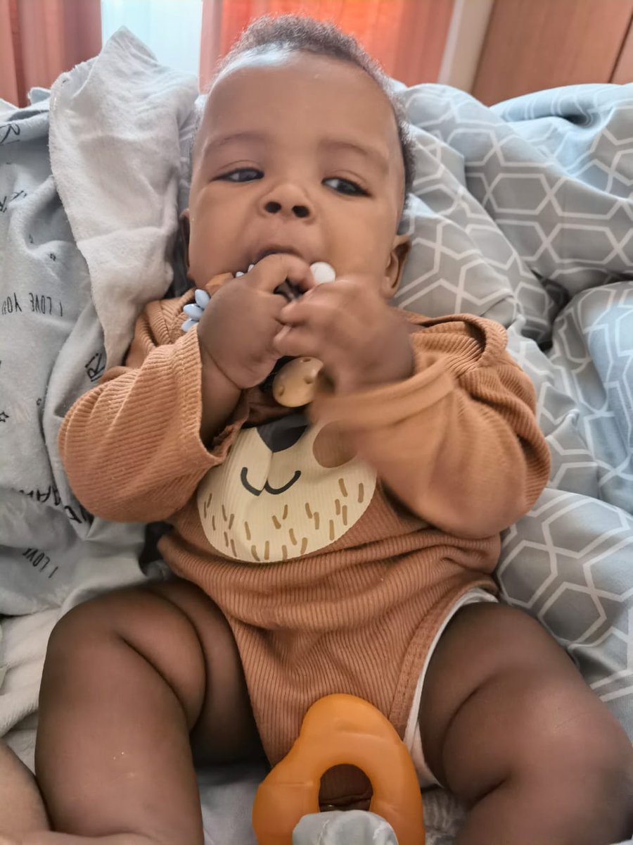 nana_robala's tweet photo. Baby Ntsako is so adorable with our teething beads 🌻🤎 https://t.co/7G7CtshJm9
