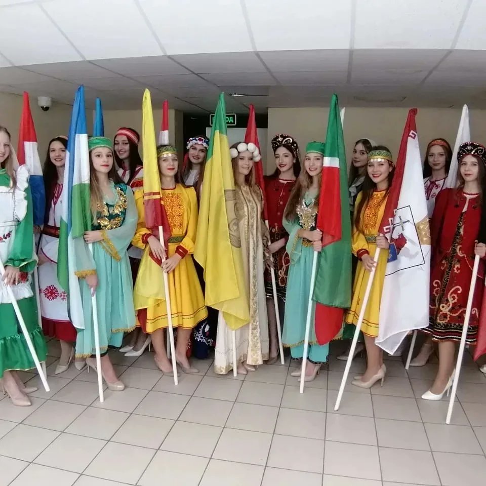 💃19 февраля 2022 года участницы Народного коллектива театра моды "Эксклюзив" Дворца культуры "Руслан" приняли участие в открытии Первенства Приволжского Федерального округа по вольной борьбе, которое состоялось в МБУ ФОСЦ «ОРИОН».
