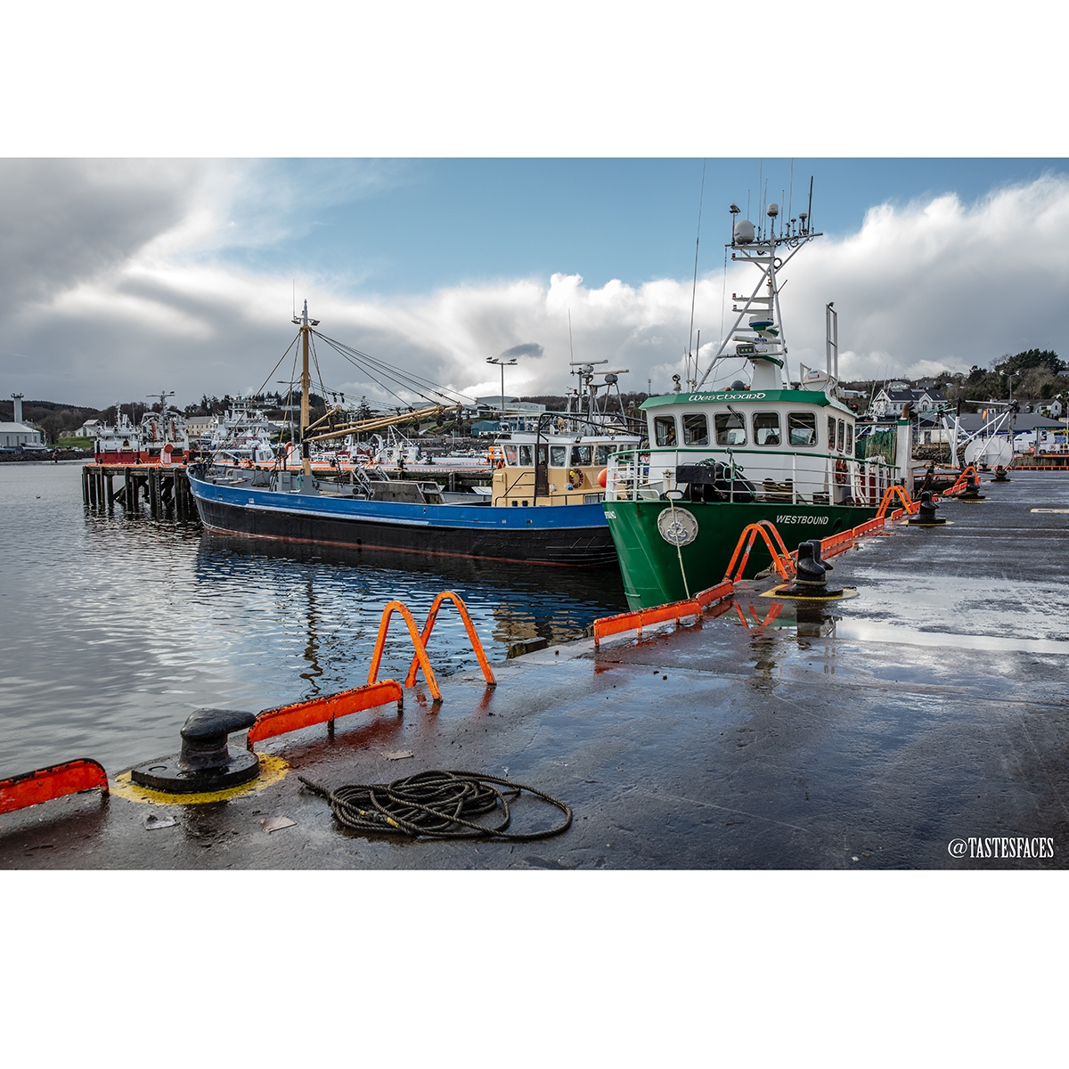 tastesfaces's tweet photo. The singing fishmonger from the Fish Stop #killybegs - Ronan ๐
โ This is the second in a series of #Irishfoodproducers, #cooks, #bakers, #sellers, #artisans I will be introducing on @tastesfaces.
#donegal #thewildatlanticway โ #seafood #irishfoodblogger #irishlocal #foodphoto https://t.co/VTUUaZlkz2