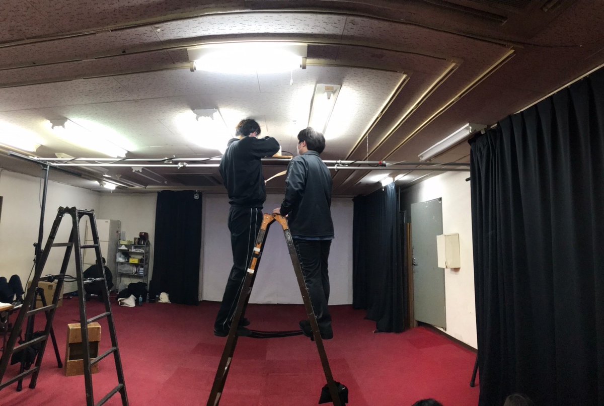 Anko8Mako's tweet photo. D.K HOLLYWOOD STUDIO
今日はプロジェクターの位置を決めて仕込み‼️
皆んなで試行錯誤‼️
映像はバッチリ👍
ちょっとしたミニシアター🎬
#dkhs #dkh #ミニシアター https://t.co/FuV0tnSAcM