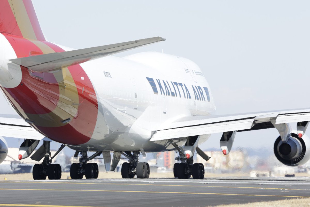 HappinessIsm00's tweet photo. KALITTA AIR
#RW36
#横田基地 https://t.co/XaemOfXrva