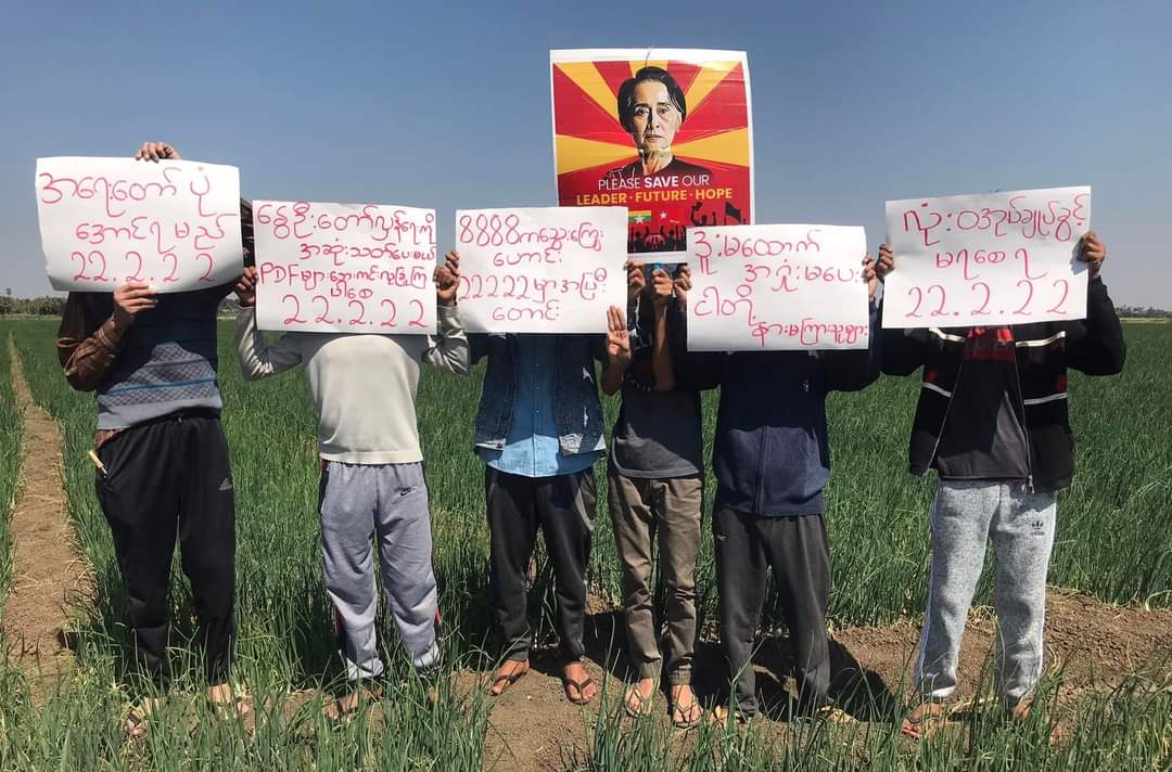 NyiNyarZaw5's tweet photo. Anti-coup revolutionary strike by pro-democracy people with hearing loss across the country. 🪧  #2022Feb22Coup #222222MyanmarStrikes #WhatsHappeningInMyanmar https://t.co/rRSgcn8FLG