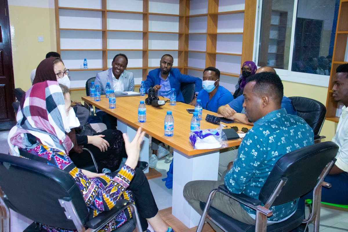 AbdiazizYouth's tweet photo. We are pleased to welcome delegates from @UNDP led by Jennifer Colville, Manager of @UNDP's Regional Innovation Portfolio in Arab states.  We Showed them our facility &amp; activity at the center &amp; discussed ways to strengthen our partnership.

#AYCVisit https://t.co/wBths4TPgi