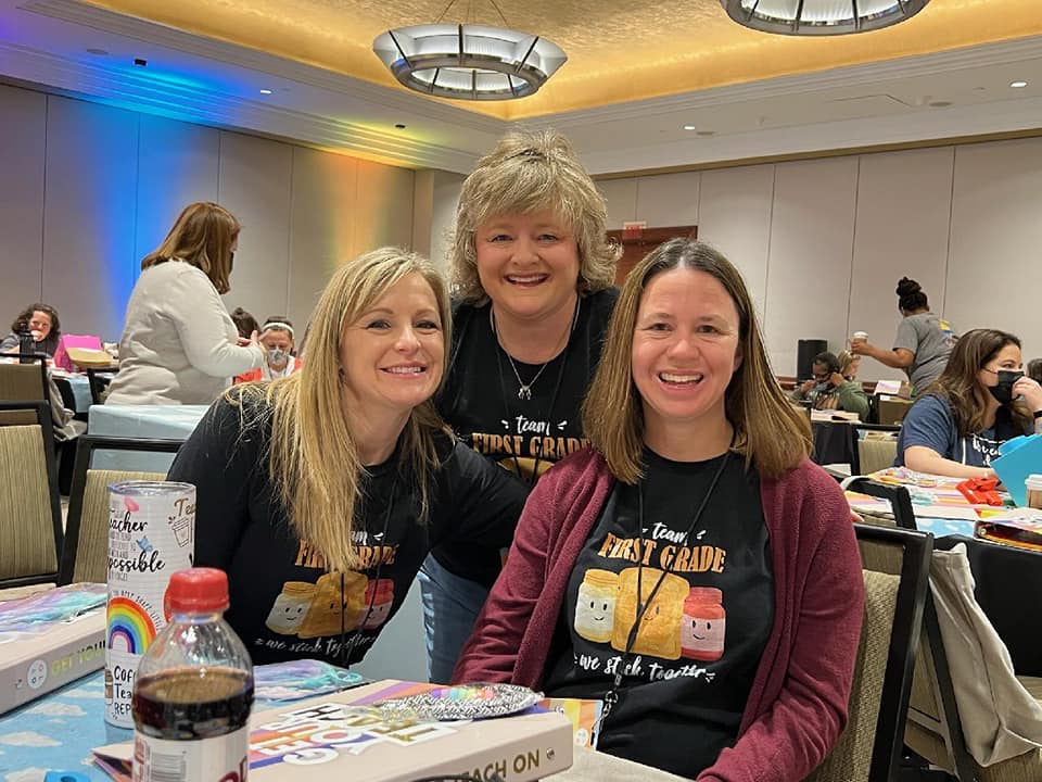 PrincipalSmartz's tweet photo. I love who I work with!  @RBESCardinals @afearlessbunch @TeacherBullis @CrissyShifflett @getyourteachon https://t.co/EEhsmhY0Y7