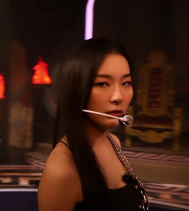 seulgikpics's tweet photo. she's so fine and she knows https://t.co/CBZH2uoba6