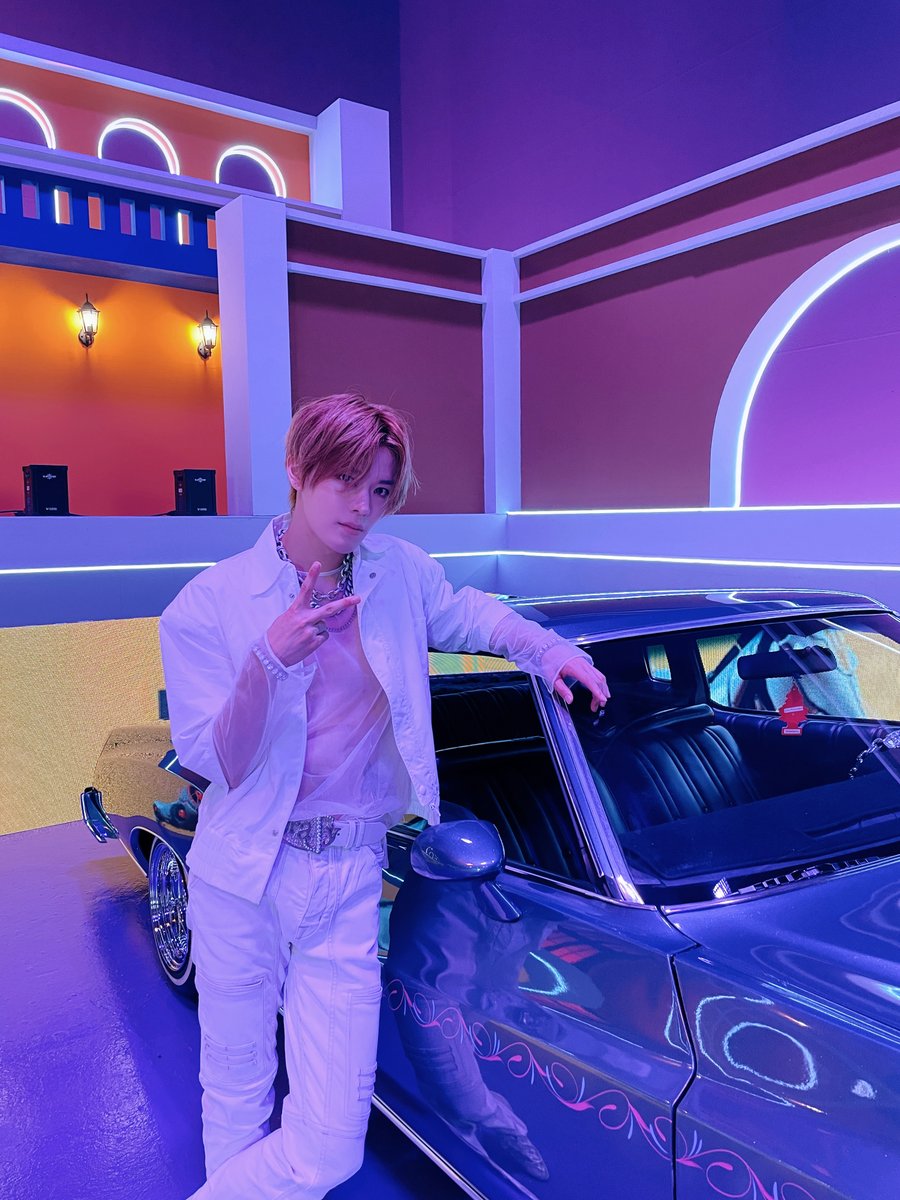 hourly yuta tweet media