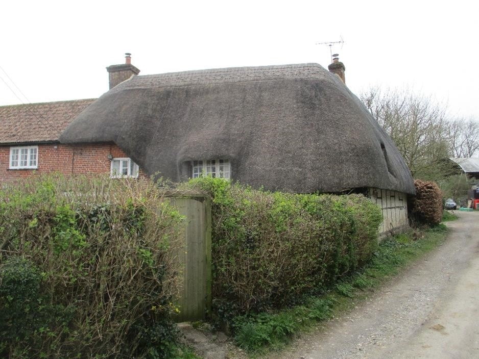 wiltscouncil's tweet photo. A rare Cruck-framed building at Kings Farm in #Winterslow has been given Grade II* listed status after being found to have special architectural and historic interest. Our Conservation Officer was assisted by @HistoricEngland & @HeritageWSHC
Read more👉🏼: https://t.co/Lqd4zhxiuQ https://t.co/UdRR2rtGuq