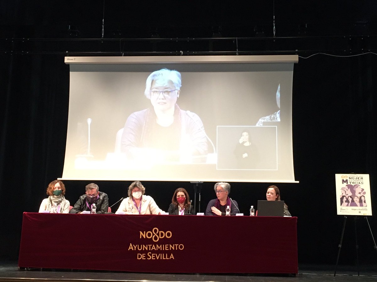 medtownproject's tweet image. Our advisor @LolaSanjuanCKL  “to achieve #JustTransition, work at #MicroLevel changes the world, #MacroLevel brings it closer” #Technology can be a tool to reduce #inequality. #Solutions  #SocialInnovation + #GreenTransition + #DigitalTransition