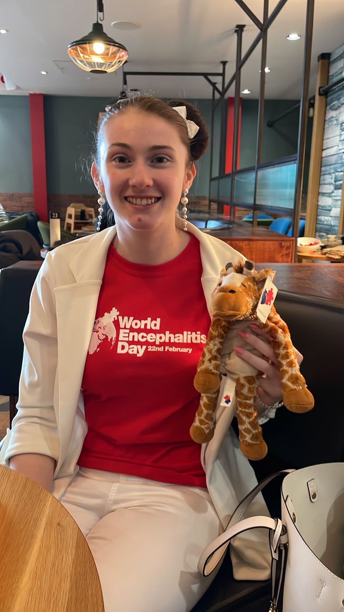Out for lunch with “Gilley The Giraffe”🦒 ❤️ #Red4WED #encephalitis #22Feb22
