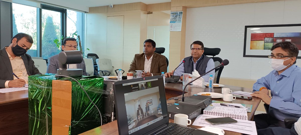 MPIDC_RO_Indore's tweet photo. Meeting held under the chairmanship of Shri Sanjay Kumar Shukla, IAS, PS, DIPIP today at 4:00 PM at @MPIDC_RO_Indore office to have inputs and suggestions from industries regarding #AutoExpo to be held soon in #Indore https://t.co/bCXQA8C9kL