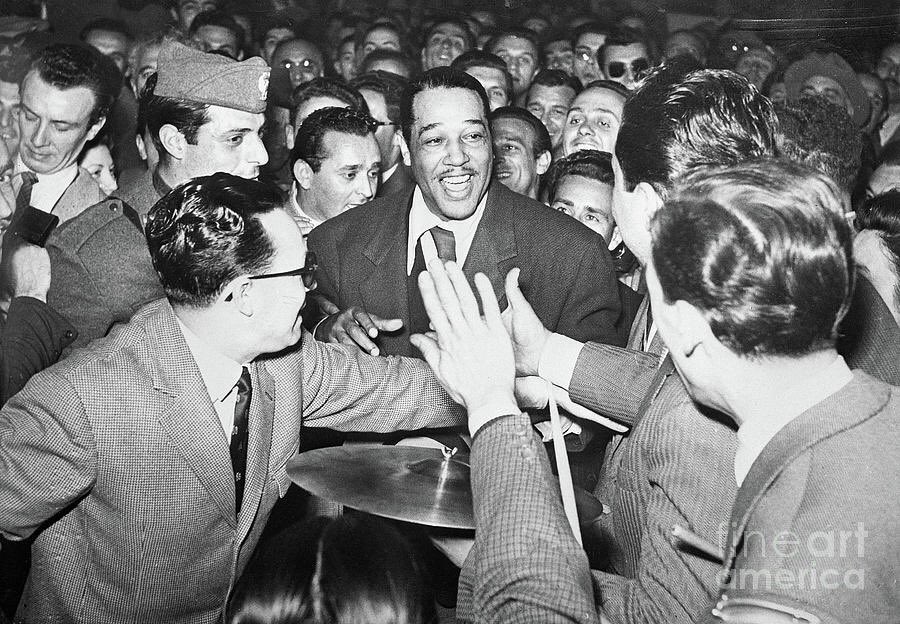 kittylaroar's tweet photo. These pictures currently blowing my mind..

Duke Ellington in Milan 1950 ❤️ #Jazz https://t.co/uxNy9Zvmn0