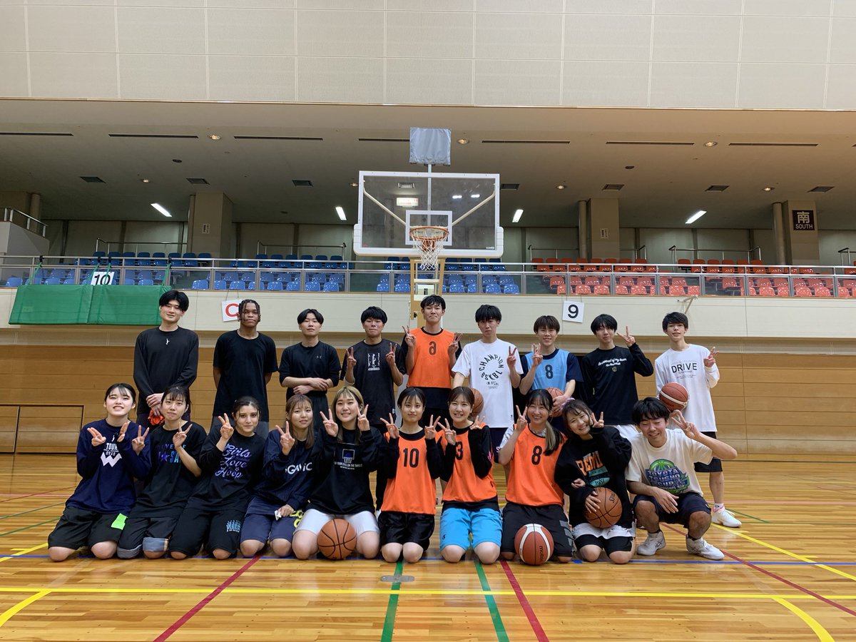 screen_nanzan's tweet photo. 南山大学に合格された方々、おめでとうございます🌸🌸

SCREENです🏀

わたしたちは毎週水曜日に名古屋市内の体育館でバスケをしてます⛹️‍♀️

初心者も経験者も誰でも大歓迎です🙆‍♀️

少しでも気になったらDMお待ちしてます🐱💘

インスタも貼っとくのでよかったら🥳

#春から南山 https://t.co/5pSmgRUZTF