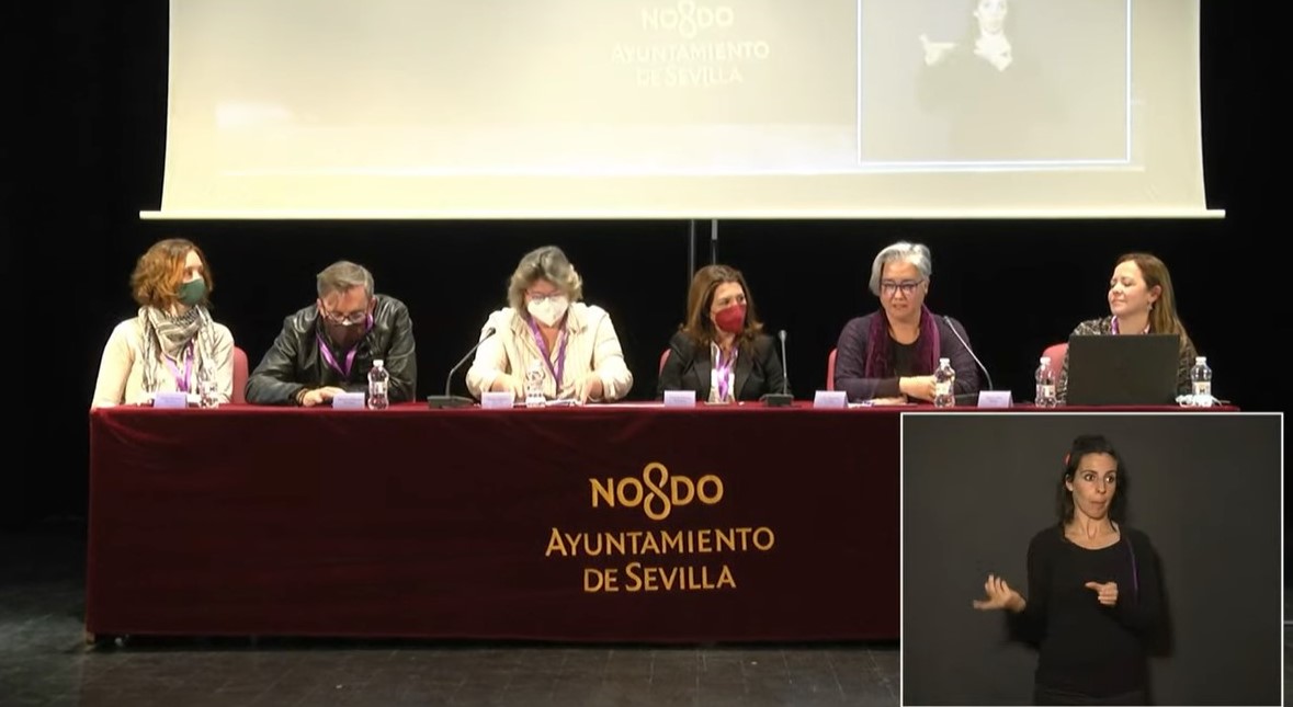 CKLcomunica's tweet photo. En el Día por la Igualdad Salarial, nuestra socia Lola Sanjuán analiza los retos europeos para una economía circular y transiciones justas, en la 'Jornada Mujer y Economía' del @Ayto_Sevilla en  #Sevilla 

#22F #EconomiaCircular #TransicionesJustas #mujeres @LolaSanjuanCKL https://t.co/UHZKLXgBu8