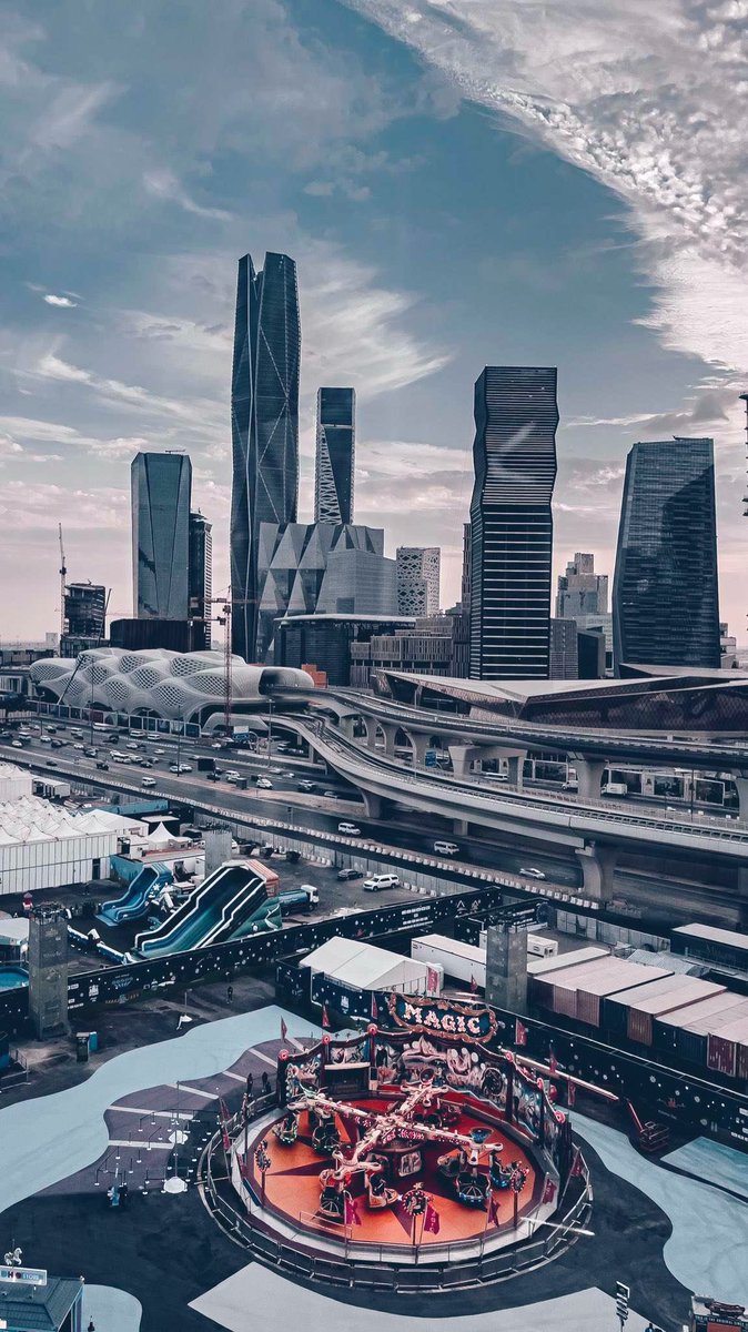 We are celebrating 295 years of pride and glory #SaudiFoundingDay 
22/02/1727
22/02/2022

Why do the Saudis celebrate the founding day?
Founding day coincides with the day on which Imam Muhammad bin Saud took over the rule of #Diriyah, in the first Saudi state, on Feb 22, 1727 AD