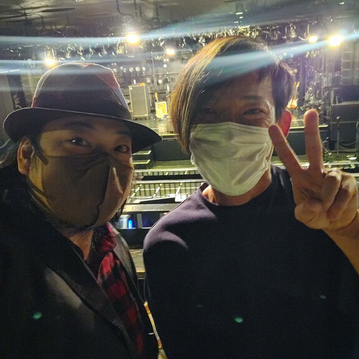 EFFECTORNICS's tweet photo. 大切な友人ミュージシャンのひとり、ベーシストの山崎英明氏に会いに行ってきました～。
このご時世でなかなか会えずだったので嬉しかったです。
山崎さんはガールズバンド「なきごと」さんのサポートでした。
よきよき。
お疲れ様でした～。
#なきごと #DynaForce #BottomBreaker #MagicalForce https://t.co/2NnqsCXOaV