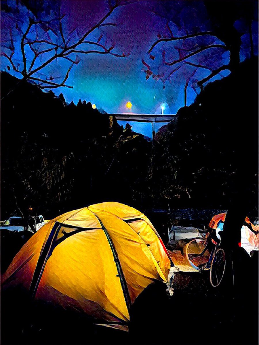 manei_camp's tweet photo. 昨年のベストショットを絵画チックに加工したらめちゃくちゃ良い雰囲気になりました。

#綺麗な夜景
#ソロキャンプ
#自転車キャンプ
#バックパックキャンプ https://t.co/yBakpCo3Yu