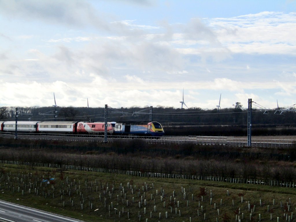 Bennybizzle1's tweet photo. On this day 2021, it was DATS day! The newest section of #MML to be wired was well into its testing phase. The test trains were always special too. X2 HST power cars (VP185) and x2 91s. Plus other random vehicles.
#HSTonMML https://t.co/iv5uWW1MWN