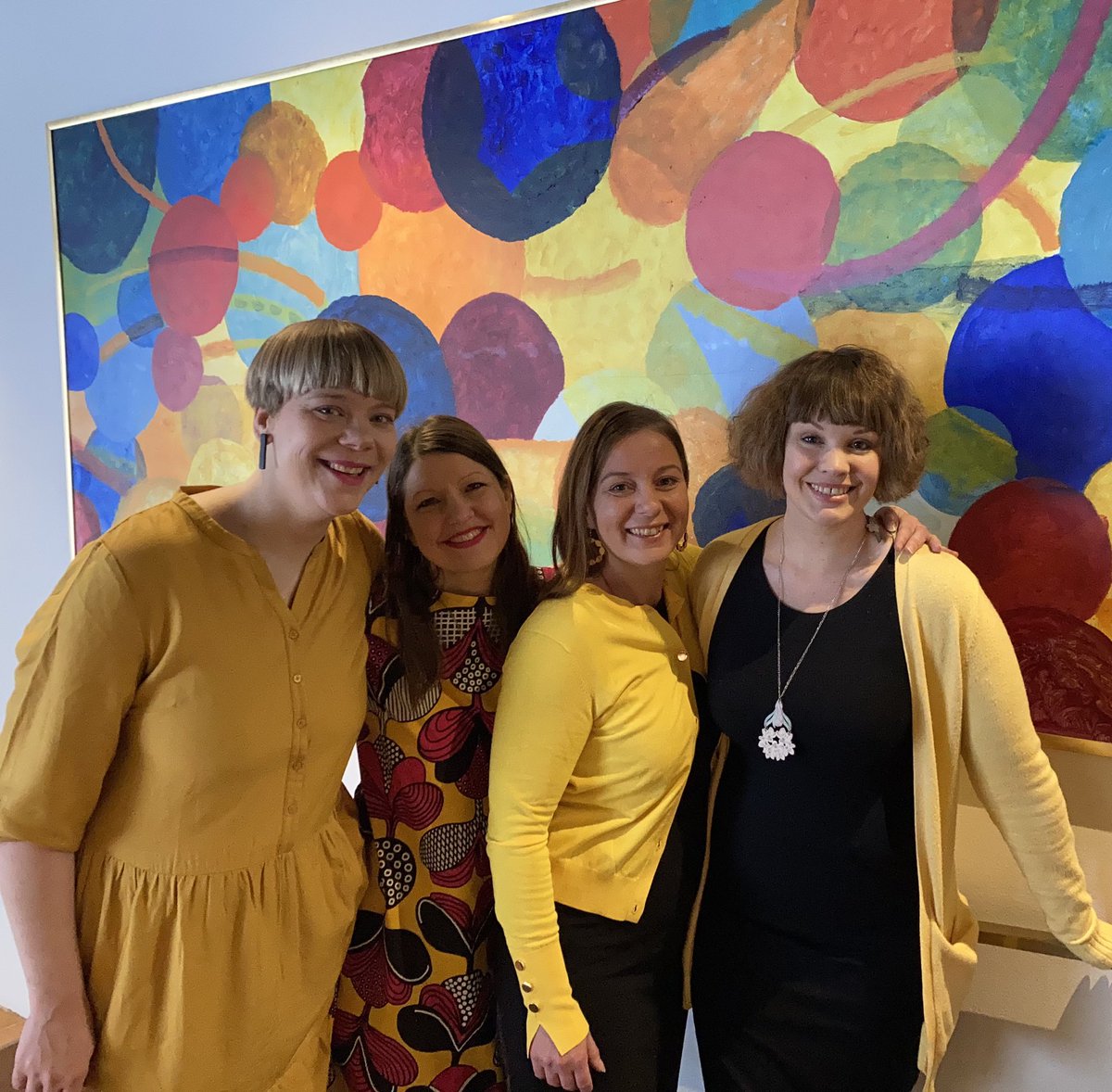 Ekat Valoria-päivät takana koko neljän valonkantajan tiimillä. Samalla hetkeen viimeiset, kun halattiin  @niemenlaura äitiyslomalle. Mahtavaa uutta kuitenkin tulossa tänä vuonna viestijöiden tueksi - tutulla valoisalla meiningillä. ☀️ #uskallauudistua #viestintä