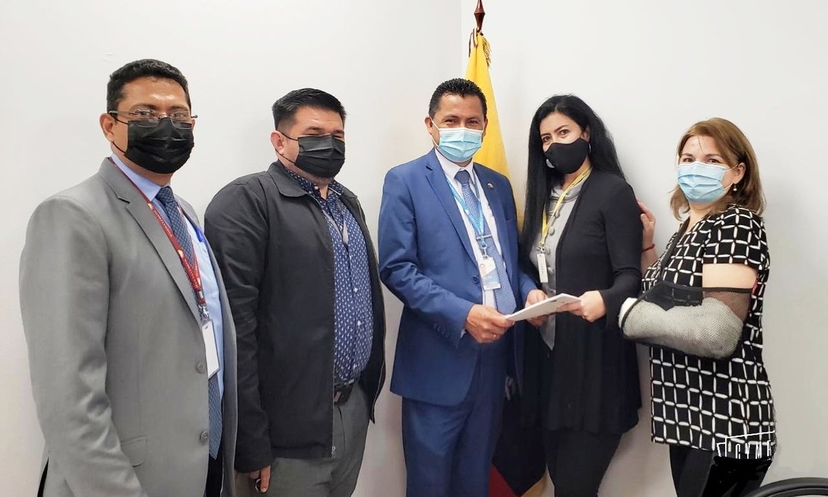 giscorrales's tweet photo. En el caso #PROINCO se presentaron más de 45 pruebas a @DarwitoPereira que contienen más de 100 errores en el proceso de calificación de acreencias avalado por la @superbancosEC 
¡No más impunidad, somos 1300 familias! https://t.co/avt2bIfSef
