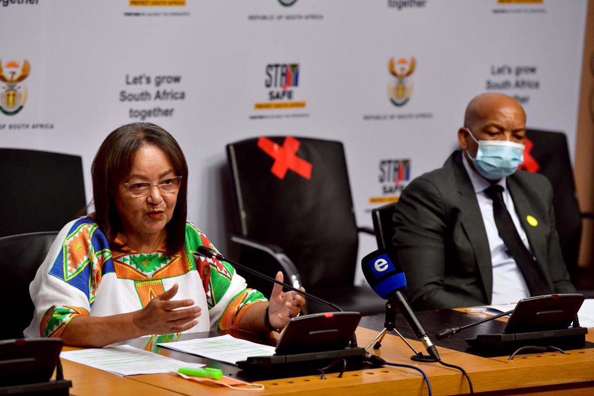 GovernmentZA's tweet photo. .@DepartmentPWI Minister @PatriciaDeLille and Head of Infrastructure South Africa, Dr. @Kgosientsho_R brief the media on progress made over the past year on various projects in the Infrastructure Investment Plan #PostSoNA #SONA2022 #EconomicRecovery https://t.co/bARfs77LGV