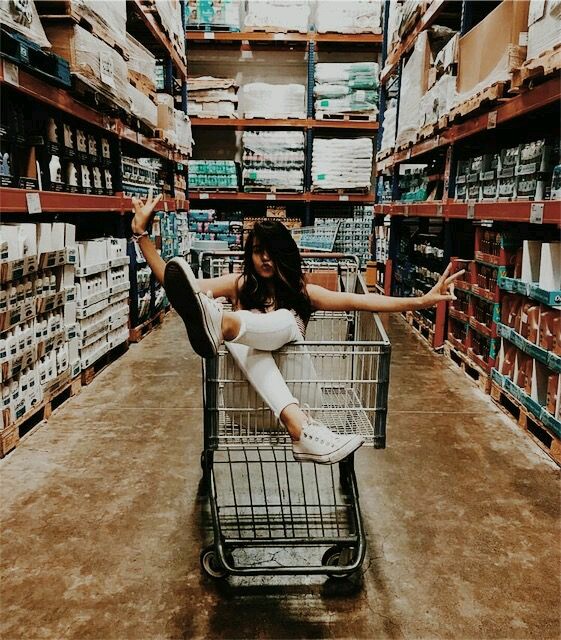 VixenPrecious's tweet photo. * En la tienda muggle*

¡Quiero galletas!

¡Voy a comer un poco!

* mira a Sirius con una mirada asesina*

¡Solo todos miden de manera diferente!

@LuposOculos @fuckingpxdfoot https://t.co/GAR6lXCMvK
