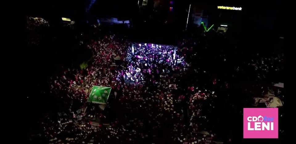 manilabulletin's tweet photo. Aerial shots of the huge crowd during the campaign rally of VP Leni Robredo in Cagayan De Oro City on Tuesday night, Feb. 22. (📸:  VP Leni Robredo/FB) | via @MB_RAntonio https://t.co/YkckNGQJ3s