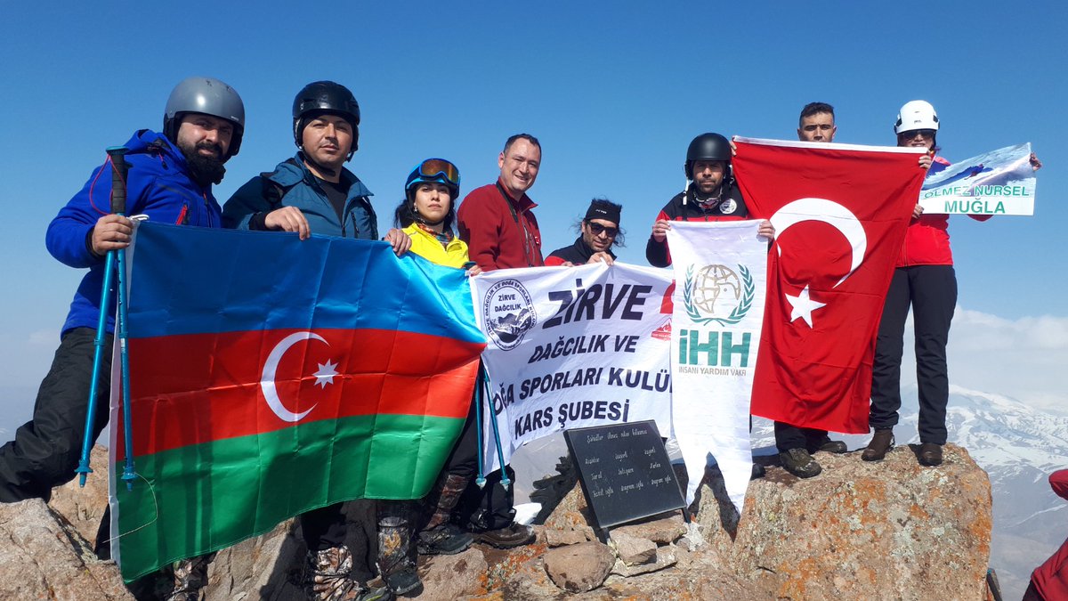 GSB_Kars's tweet photo. İlimiz sporcularından 12 Dağcı Hocalı Katliamını anmak ve Karabağ Zaferini kutlamak için,
📍Nahçıvan'da ⛰️ Haça Dağına tırmandı. https://t.co/U1imbJilMj
