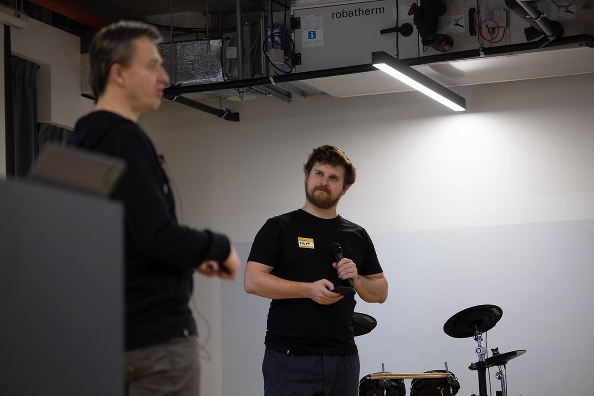applifting_io's tweet photo. It’s a wrap! This year’s first Crew Talk was a success. This time, we gathered both offline and online to share our product know-how with innovators and startup enthusiasts. 💡 Check out these photos and get a taste of the atmosphere! 📷

#fuelledbytrust #crewtalk #level39 https://t.co/1C1Hs3FeZe