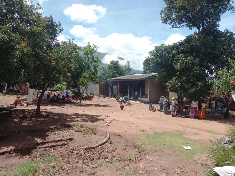 HumanRightsMW's tweet photo. Women and girls confirm accessing sexual and reproductive health support at #Pasani and #Chambe rock camps in Mulanje https://t.co/AqjHZXbZ0e