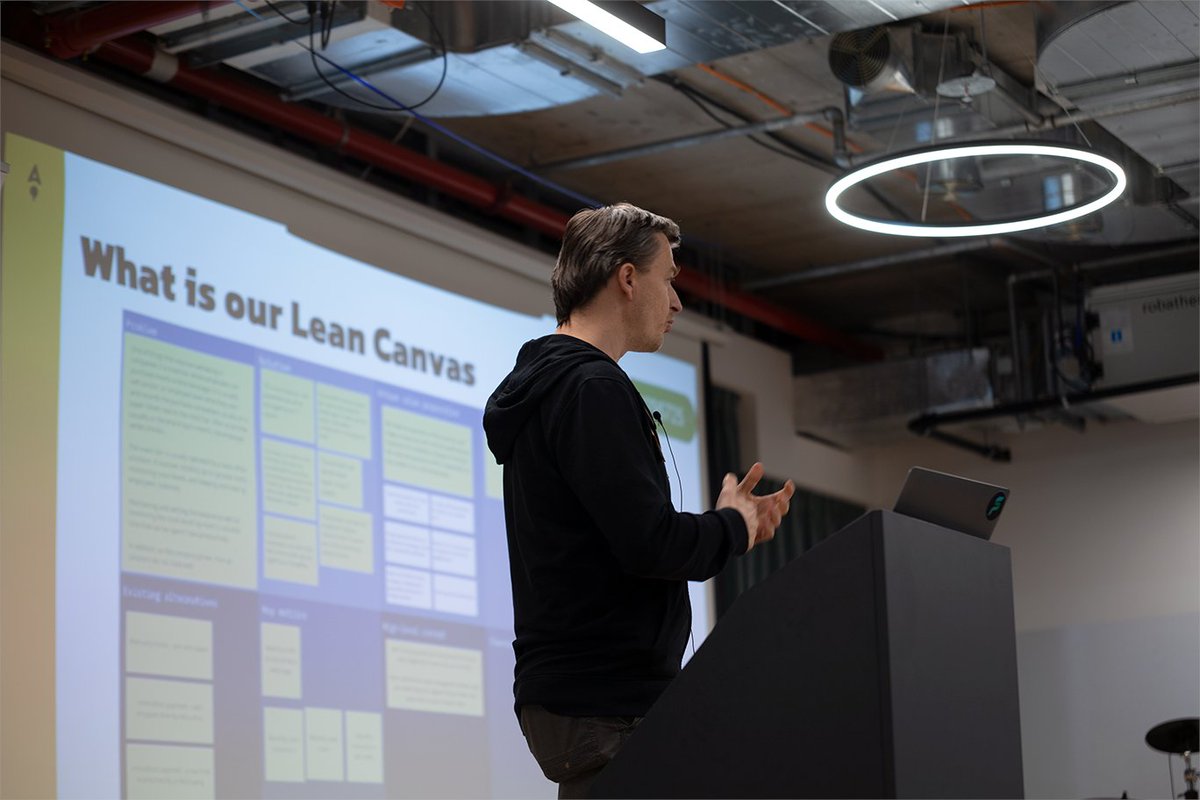 applifting_io's tweet photo. It’s a wrap! This year’s first Crew Talk was a success. This time, we gathered both offline and online to share our product know-how with innovators and startup enthusiasts. 💡 Check out these photos and get a taste of the atmosphere! 📷

#fuelledbytrust #crewtalk #level39 https://t.co/1C1Hs3FeZe