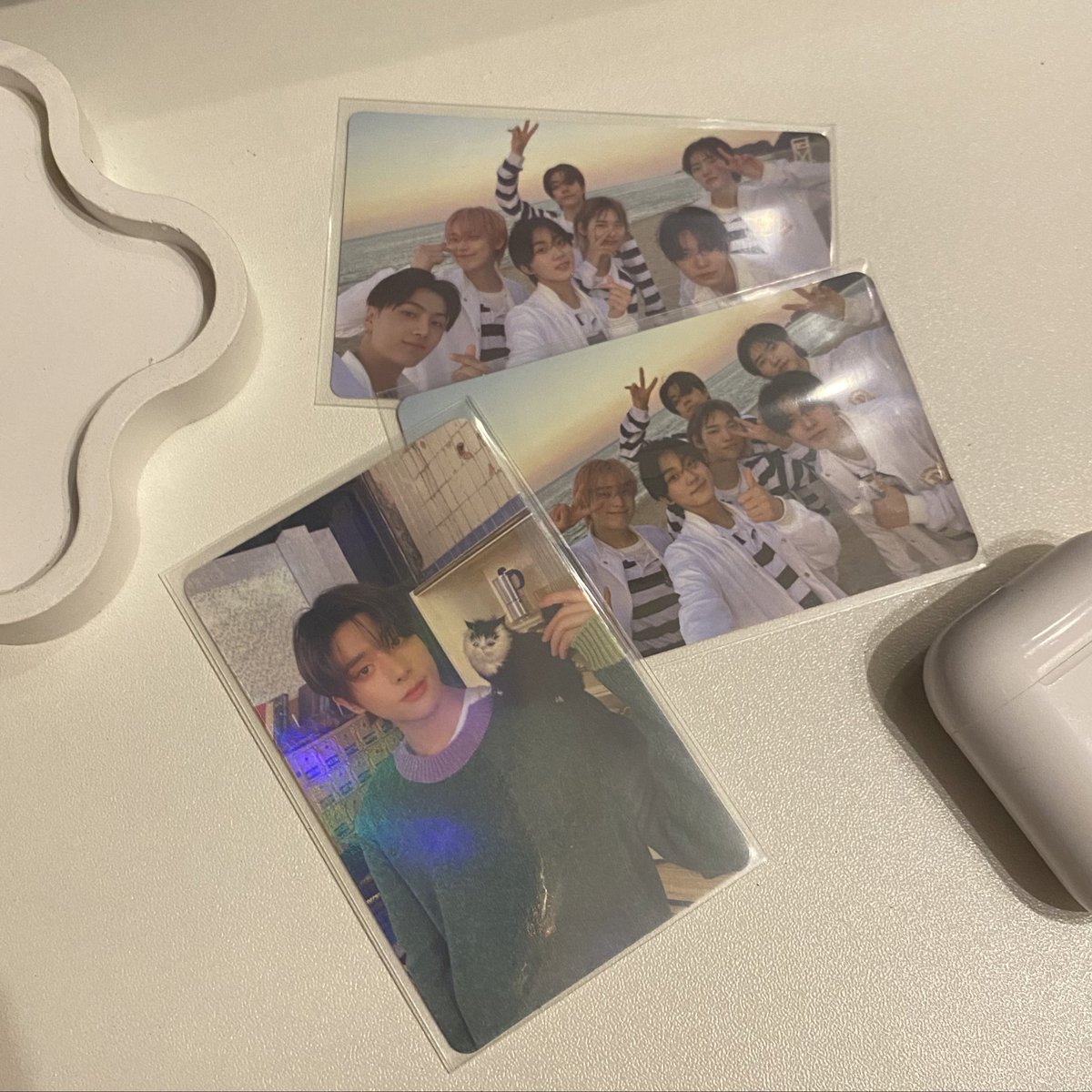 kayzcart's tweet photo. ◡̈ — #kayzmail | #enlogproof
thank you so much po @enhypnlog i cried when i opened it kase JAKE MINGMING PRIO Q AND he’s finally home !!!!! RAMING FREEBIES and secure nd pretty packaging huhu <333 thank you again <333 https://t.co/2I7OQEPo2o