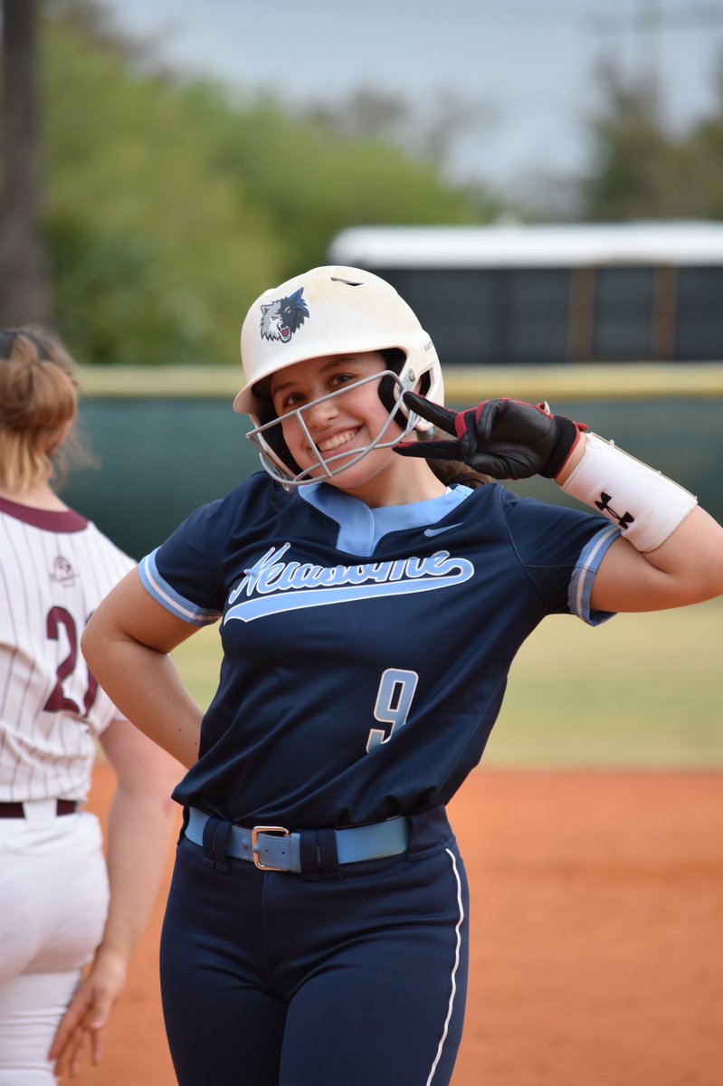 Newsome Wolves Softball tweet media