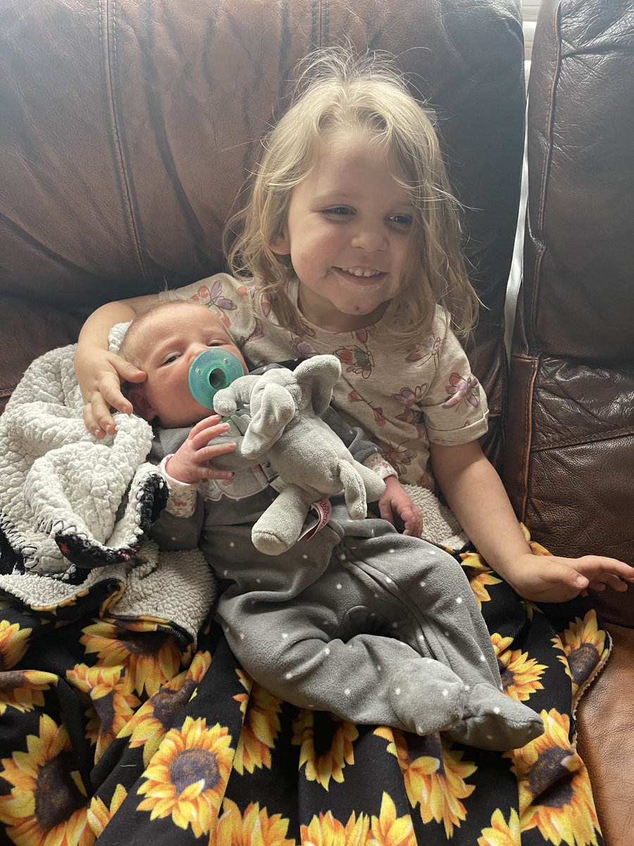 jharper_7's tweet photo. Woke up this morning winning. Harper girls 🤞🏼🤞🏼 Nova Belle, Journey Michelle ❤️‍🔥❤️ @SDewey_5 https://t.co/s4oHMEd3MS