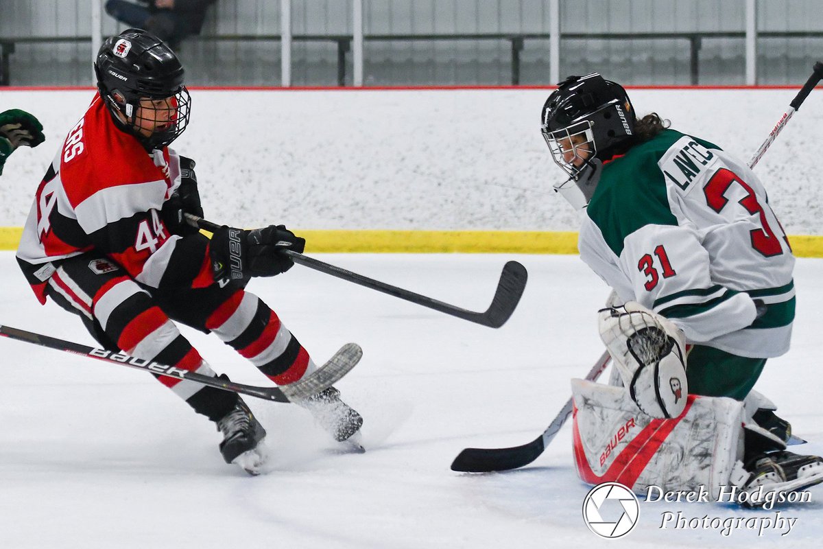 HodgsonPhotogr1's tweet photo. Highlights from last week's U15 AAA Ottawa @jr67saaa07 vs Eastern Ontario Wild game are posted on my Flickr and Facebook pages https://t.co/kfpzHnv3JI #seethepuck #minorhockey https://t.co/VlF2DLq2Bc