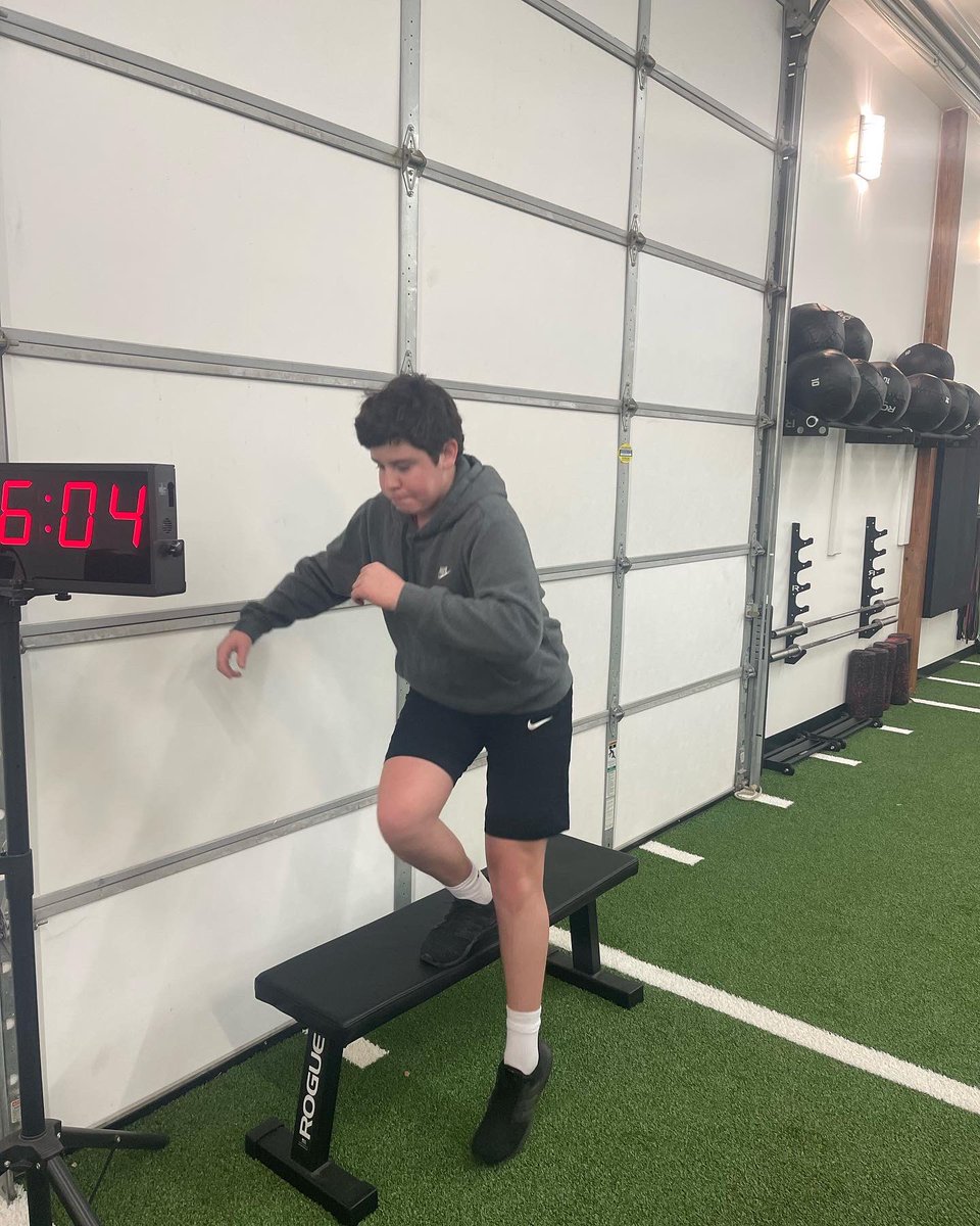 ArmedPHorce's tweet photo. Lower Body Control Focus Today 💪🏾💪🏾

#BBAATHLETICS
#ONYXFITNESSACADEMY https://t.co/R7Wpx6aIoM
