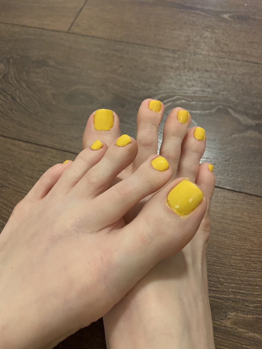 sexylibrarianxx's tweet photo. I did a new pedi I’ve the weekend! These would look amazing wrapped around a cock, don’t you think? ☺️

50 RTs and I will post a pic that I would normally only put up on my OF…. https://t.co/GaL39LXyMl