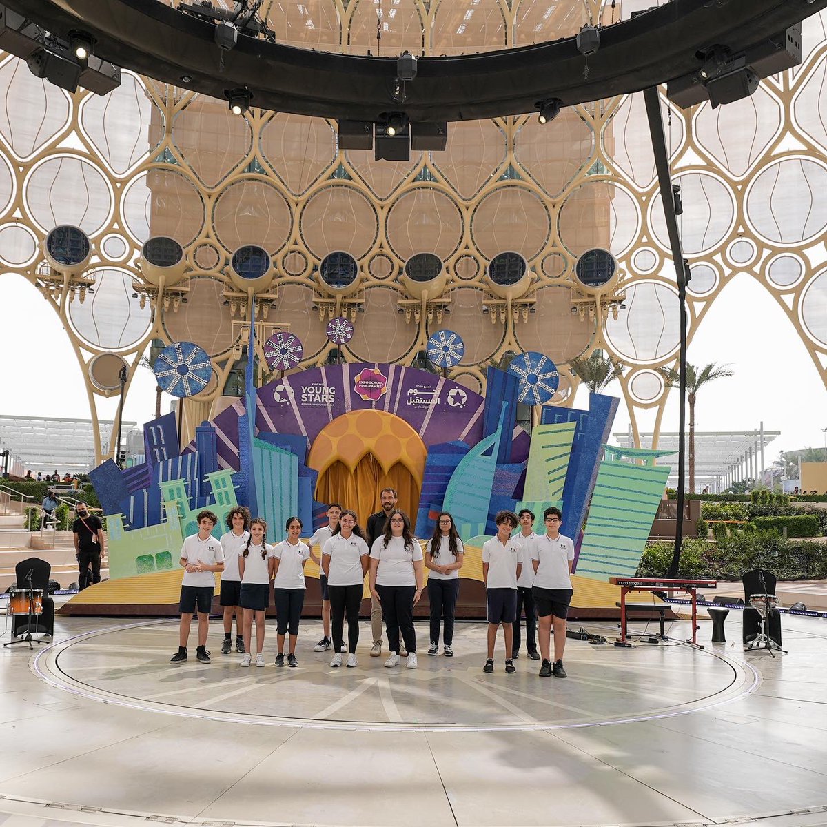 يا لها من مجموعة متعددة المواهب من المشاركين في برنامج إكسبو 2020 لنجوم المستقبل اليوم! استحوذ طلاب المدرسة الفرنسية الدولية في دبي والمدرسة الأمريكية في دبي على مسرح ساحة الوصل بأدائهم الرائع. 👏

#برنامج_إكسبو_للمدارس #إكسبو2020 #دبي