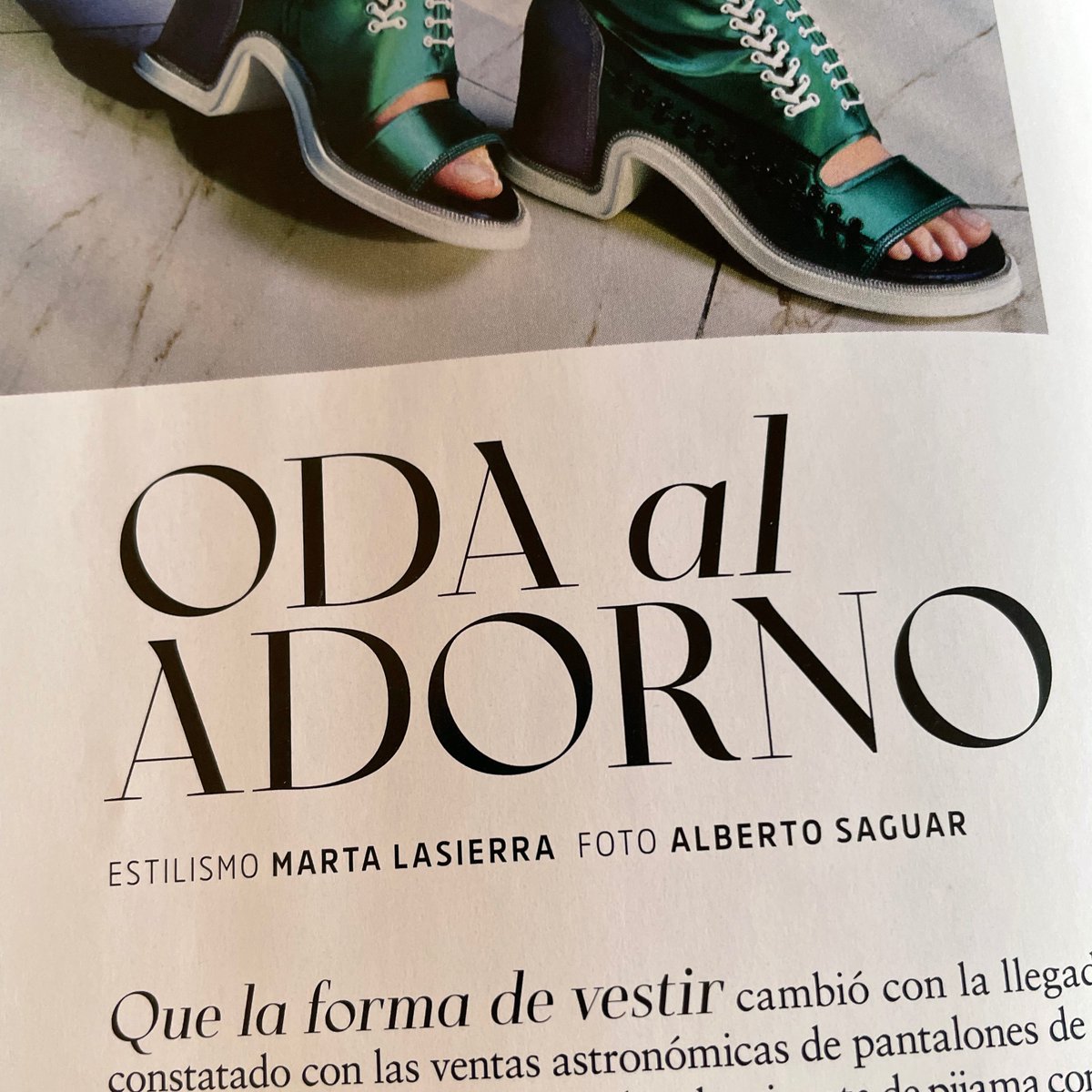typerepublic's tweet image. Las tipografías ALOMA y BARNA en el nuevo rediseño de la revista Woman.
